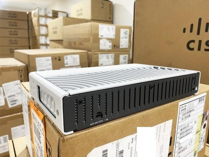 Image du produit Cisco Catalyst 9200CX - L'essence du réseau (12 ports)