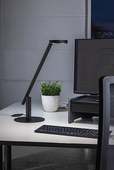 Image du produit Luctra Table Lite lampe de bureau design LED dimmable, contrôle gestuel, HCL, 900lm, 2,700K à 6.50 (900 lm)