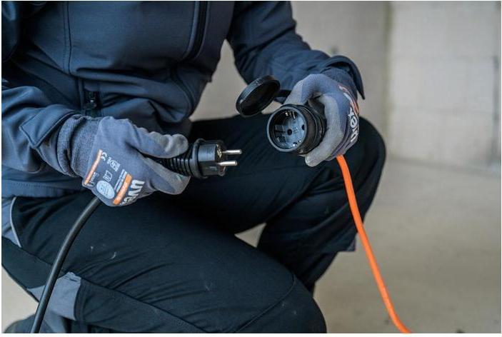 Immagine prodotto Brennenstuhl 1169940 Cavo di prolunga arancione 20 m resistente all'olio e ai raggi UV (20 m, CEE 7/3)