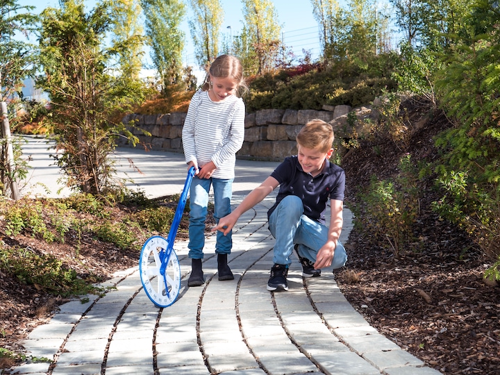 Produktbild Betzold Schul-Rolltacho mit Zählwerk (Tschechisch)