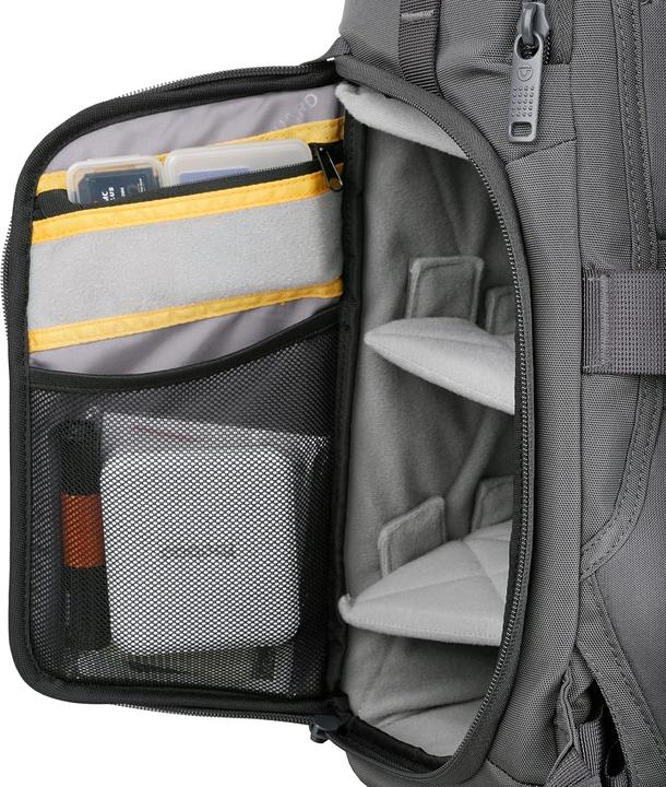 Actual product image Vanguard Veo Adaptor S41 with USB-A (Photo backpack, 12 l)