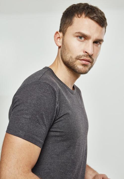 Actual product image Urban Classics Fitted Stretch Tee (XXL)