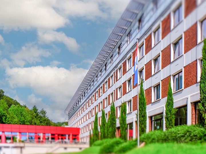 Produktbild Smartbox Romantik-Auszeit mit 1 Übernachtung mit Abendessen im 4*-Hotel in Luxemburg (2 Pers.)
