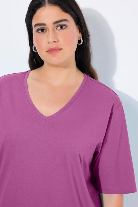 Actual product image Ulla Popken Basic V-Neck Relaxed Fit Short Sleeve Tee (68)