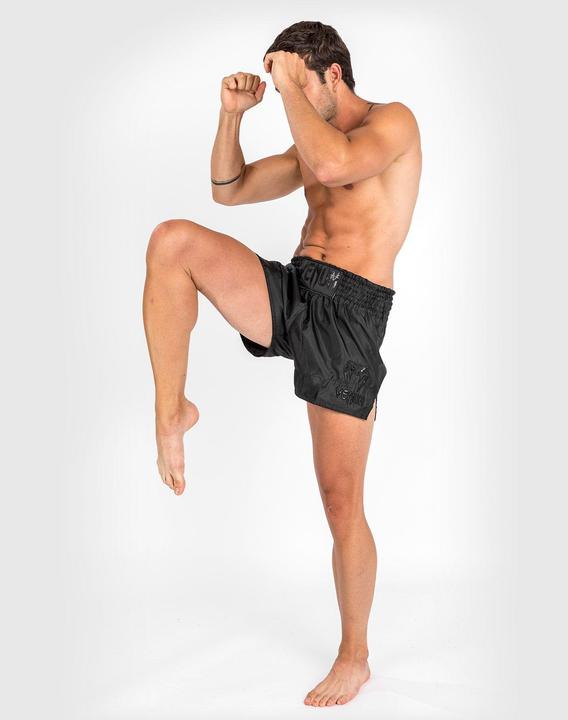 Produktbild Venum Muay Thai Shorts Classic (L)