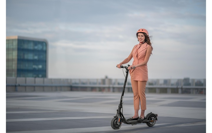 Immagine prodotto Segway-Ninebot F20D (20 km/h, 20 km, 250 W)