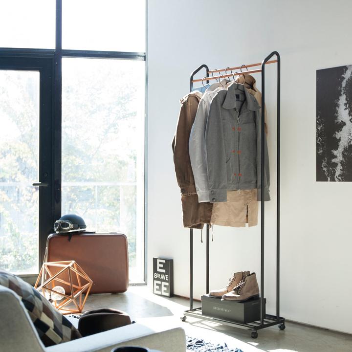 Actual product image Yamazaki Garderobe mit Rollen TOWER