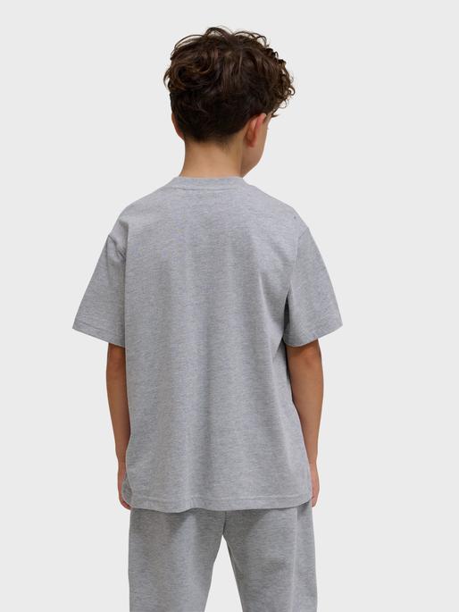 Actual product image hummel hmlCLEAN T-SHIRT S/S (146)