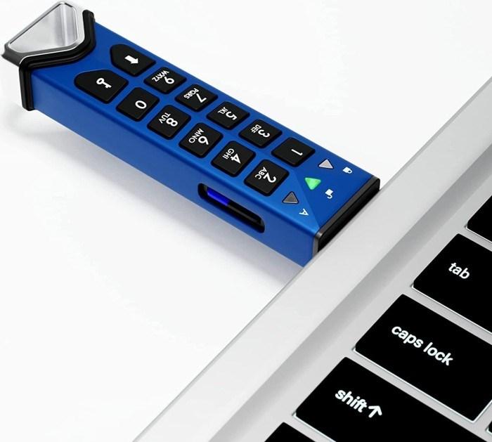 Actual product image iStorage datAshur SD Dual Pack (32 GB, USB-C)