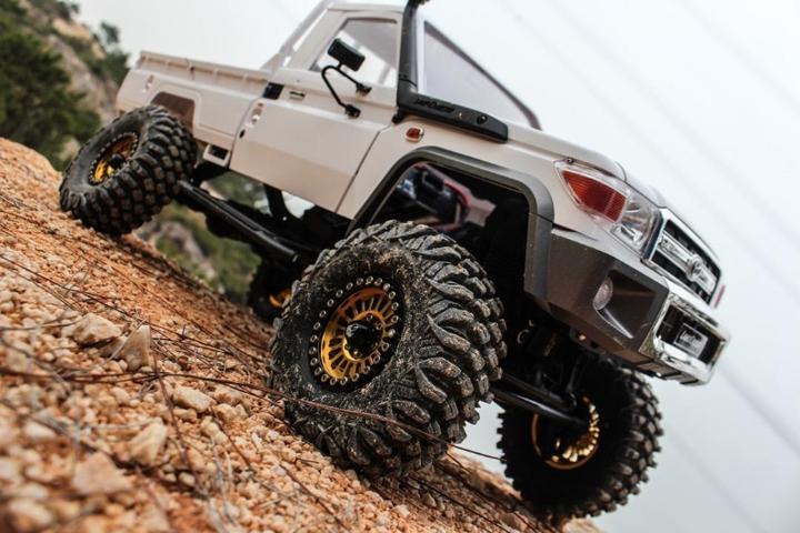 Actual product image Boom Racing 1.9 Rock Crawling Tires 2-Stage Foams