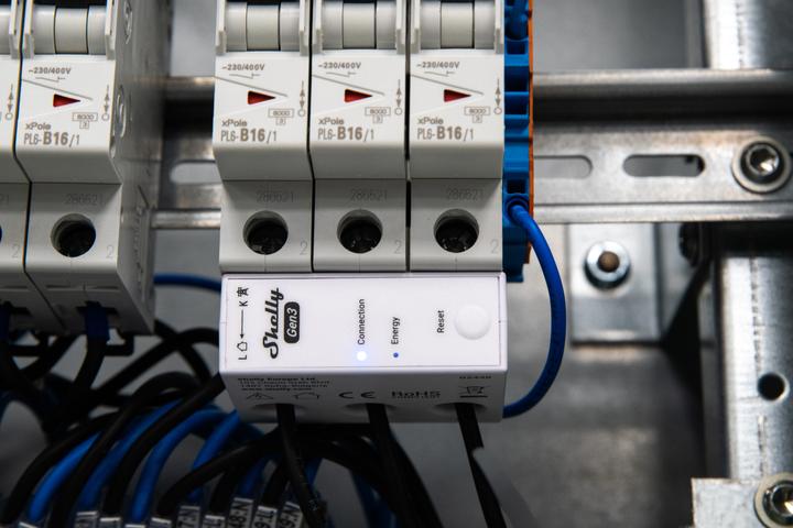 Actual product image Shelly 3EM-63T Gen3 (flat terminal model)