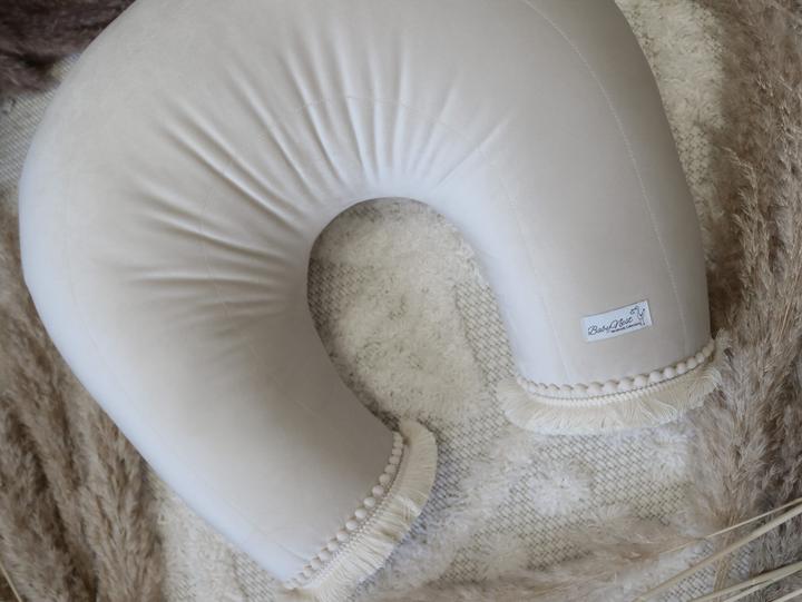 Image du produit Baby-Nest Coussin d'allaitement Boho Velours Beige (55 cm)