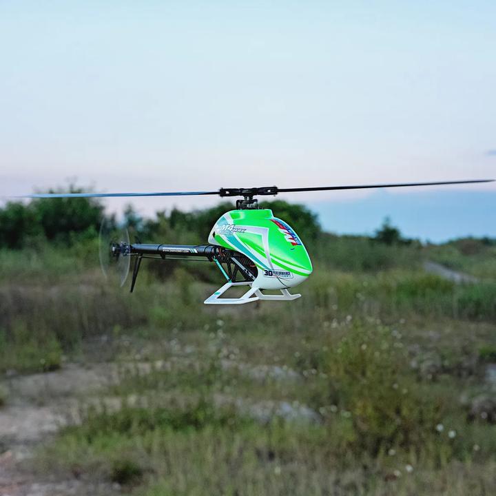 Produktbild OMP Hobby Helikopter M4 Max Grün, Bausatz