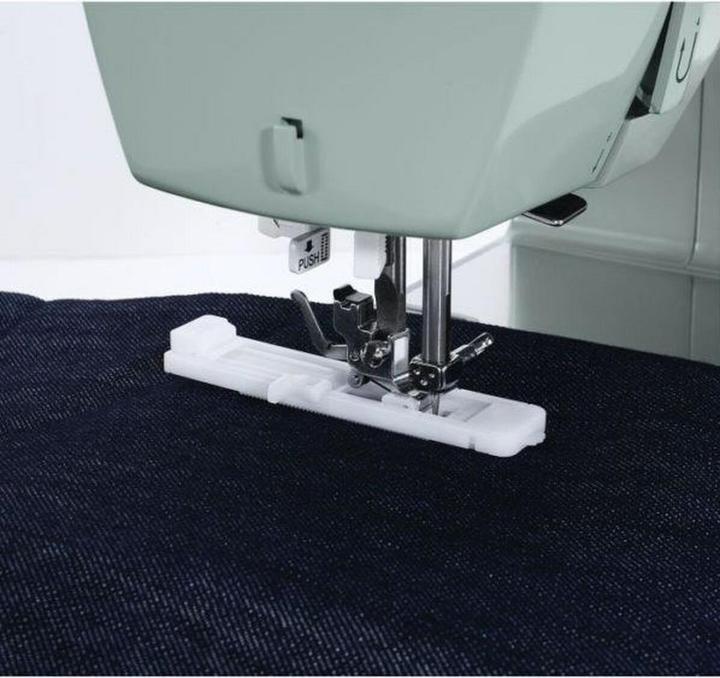 Actual product image Singer Heavy Duty 4423