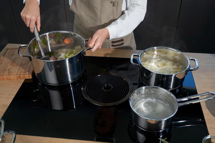 Produktbild Zwilling Quadro Kochgeschirr-Set (Pfannenset + Topfset, Aluminium, Edelstahl, 16 x 33 cm)