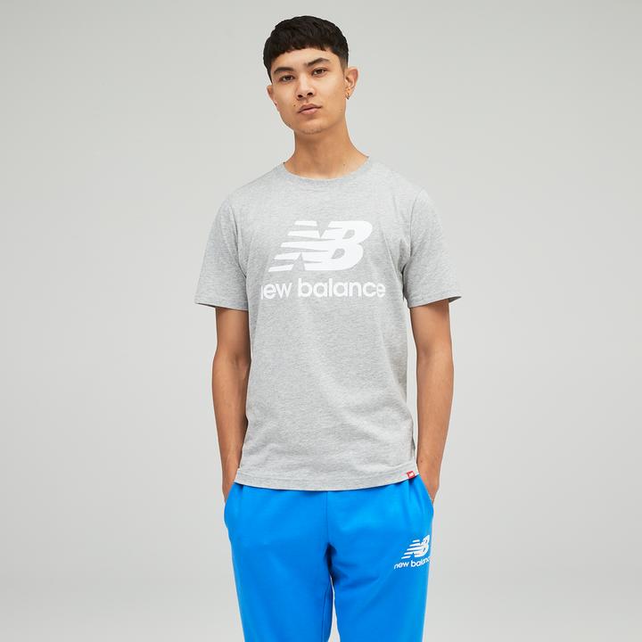 Immagine prodotto New Balance T con logo impilato Essentials (S)