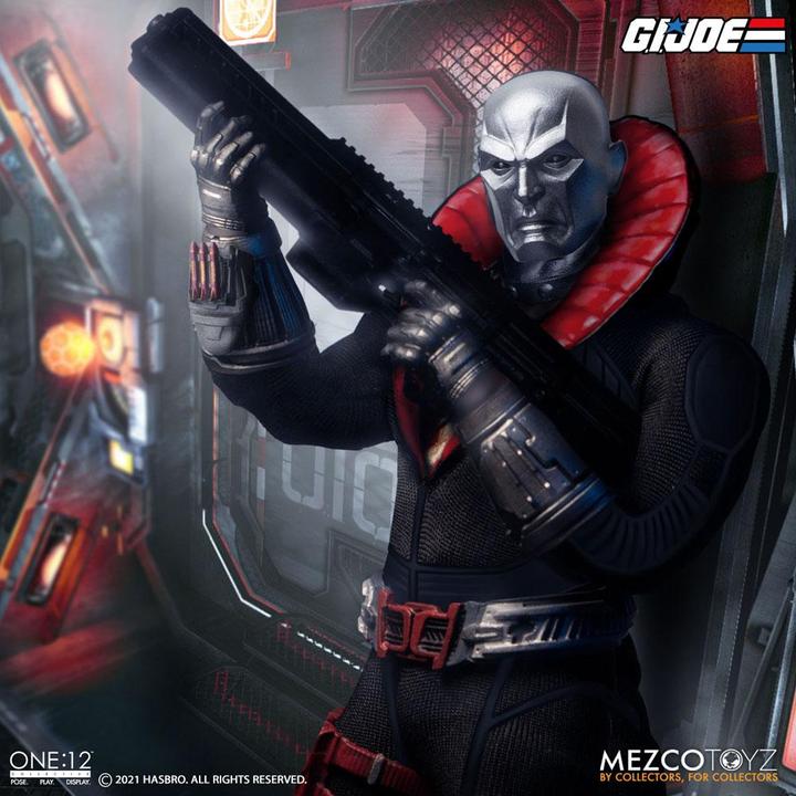 Actual product image Mezco Toys G.I. Joe figurine lumineuse 1/12 Destro 17 cm