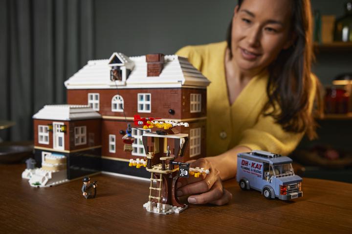 Actual product image LEGO Home Alone (21330, LEGO Ideas, LEGO Rare sets)