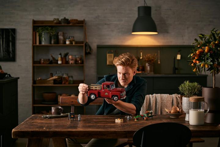 Actual product image LEGO Pickup (10290, LEGO Rare Sets, LEGO Creator Expert)