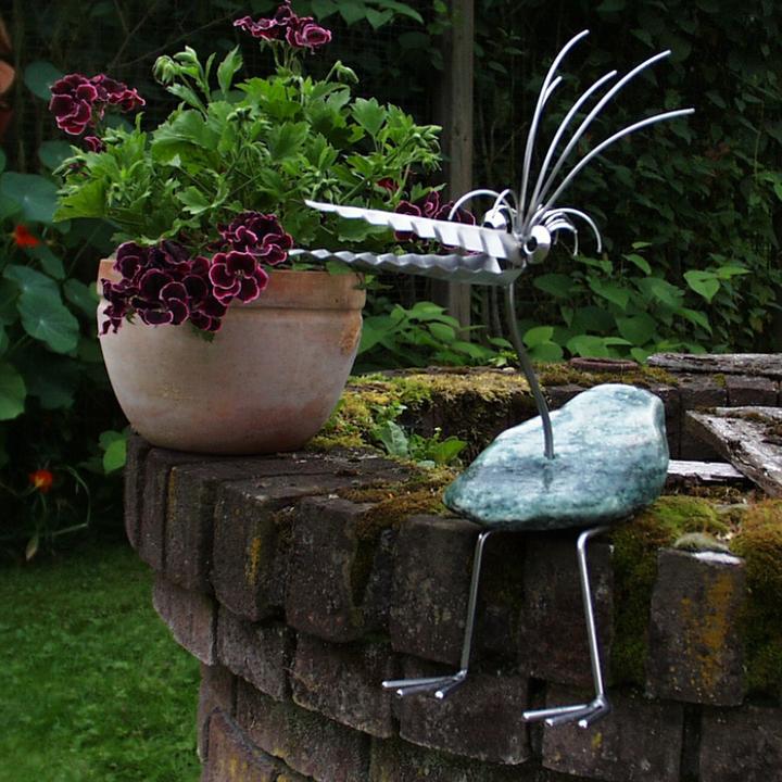 J. Tiedemann Manufaktur & Design THERESA SITZEND - Theresa - sitting stone bird, natural stone, weatherproof, stainless steel