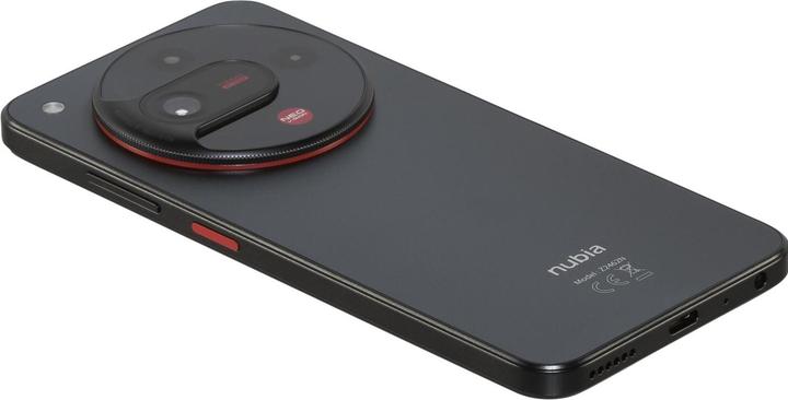 Produktbild Nubia Focus 2 5G / 8GB / 256GB / Black (256 GB, Black, 6.70", Dual SIM, 5G)