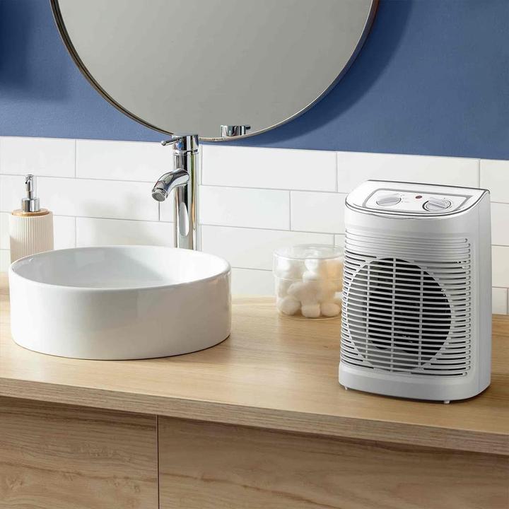 Actual product image Rowenta Instant Comfort Aqua (2400 W)
