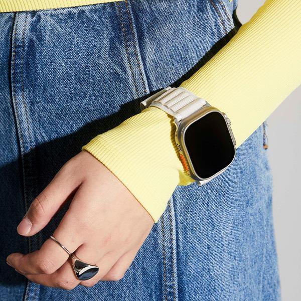 Produktbild Skinarma Band Kobu Apple Watch Ultra 49/45/44mm ivory (Plastic, Titanium)