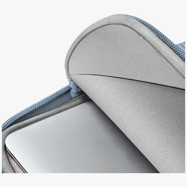 Actual product image Uniq Laptop Sleeve Cyprus Ridge Edition 16" waterproof neoprene blue (16")