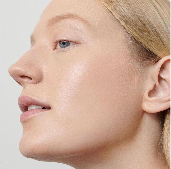 Actual product image Dr. Hauschka Foundation 01 macadamia 30 ml (01 Macadamia)