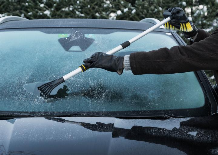 Produktbild Walser Schneebürste 3in1 Eiskratzer und Gummilippe robuster Eisschaber Schneebesen