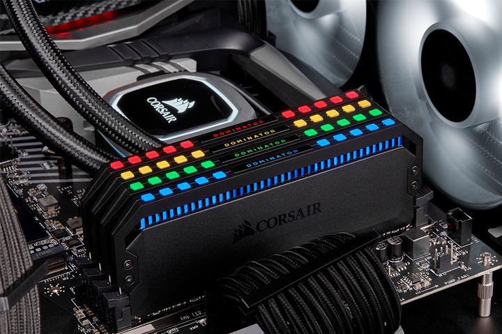 Produktbild Corsair Dominator Platinum RGB (4 x 32GB, 3200 MHz, DDR4-RAM, DIMM)