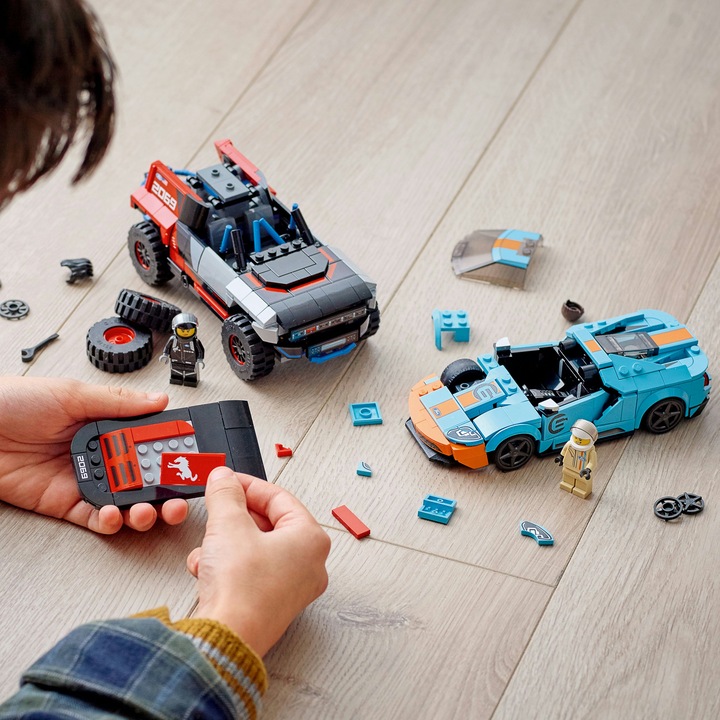 Actual product image LEGO Ford GT Heritage Edition and Bronco R (76905, LEGO Speed Champions)