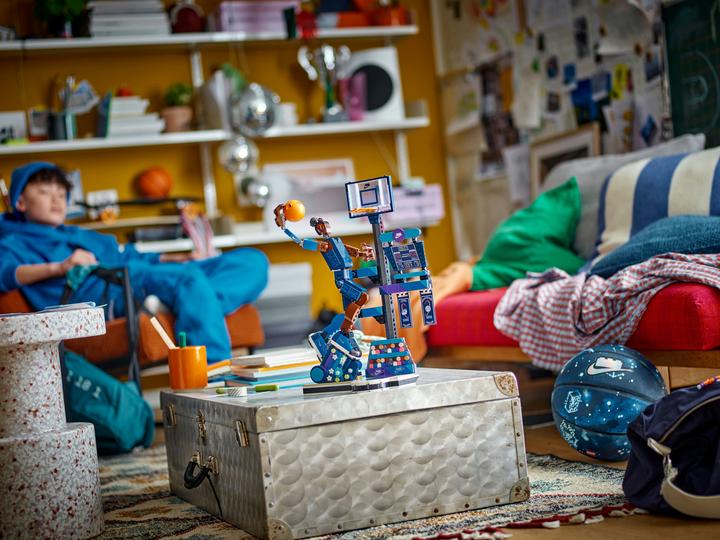 Actual product image LEGO Nike Slam Dunk