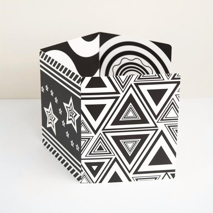 Produktbild Activity Board Lerner - Hoher Kontrast - Baby - Sensorisch - Klapptafel