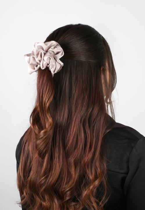 Immagine prodotto Trisa Moda Scrunchy Grande Marrone, Beige, Marrone Scuro 3 pezzi. (Elastico per capelli)
