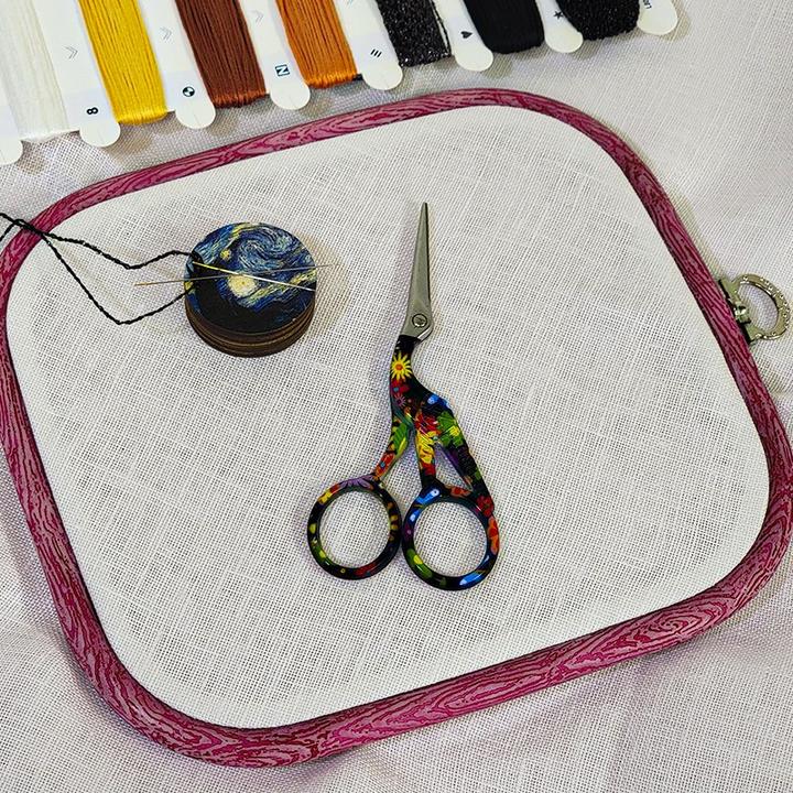 Actual product image ASMI Handbemalte Stickschere mit Blumenmuster (11.50 cm)