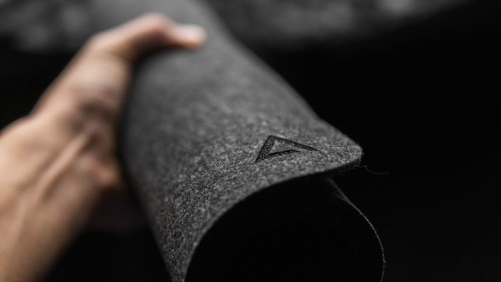 Actual product image Deltahub Minimalistic Desk Pad -hiirimatto,, tummanharmaa (M)