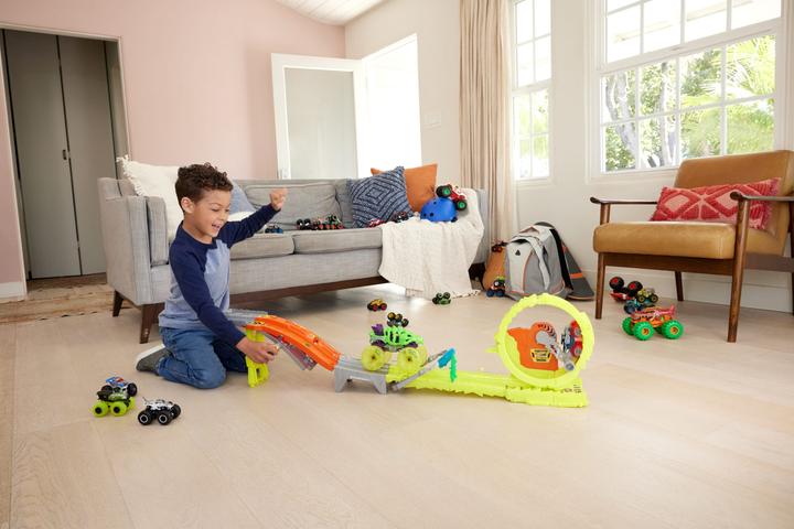 Produktbild Hot Wheels Monster Trucks Power Verfolgungsjagd