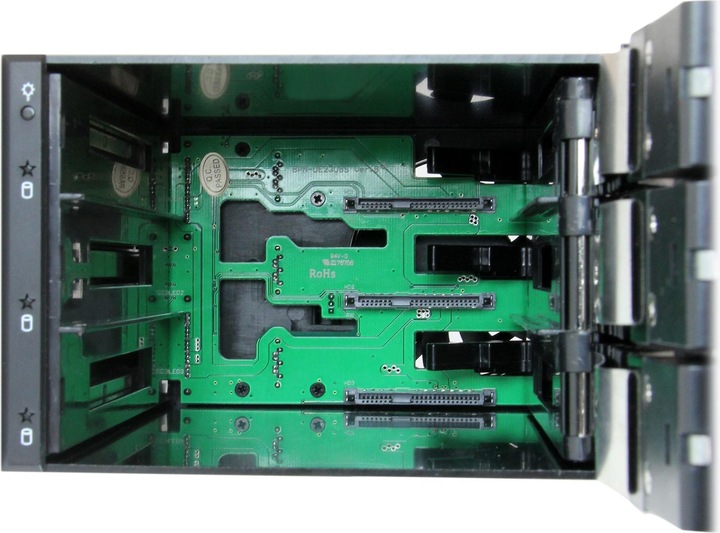 Actual product image StarTech 3x 3.5 inch strapless SATA hard drives Aluminium removable frame backplane