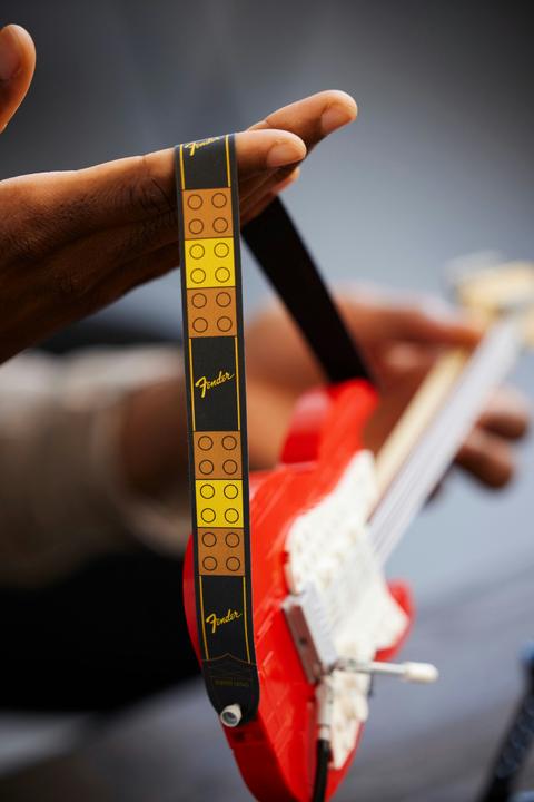 Image du produit LEGO Fender Stratocaster (21329, LEGO Ideas, LEGO difficiles à trouver)