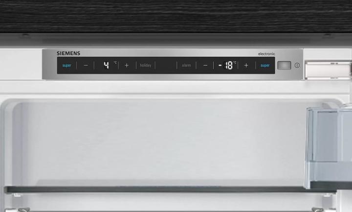 Actual product image Siemens KI86SSDE0 iQ500 Built-in Fridge-freezer with bottom freezer compartment (192 l)