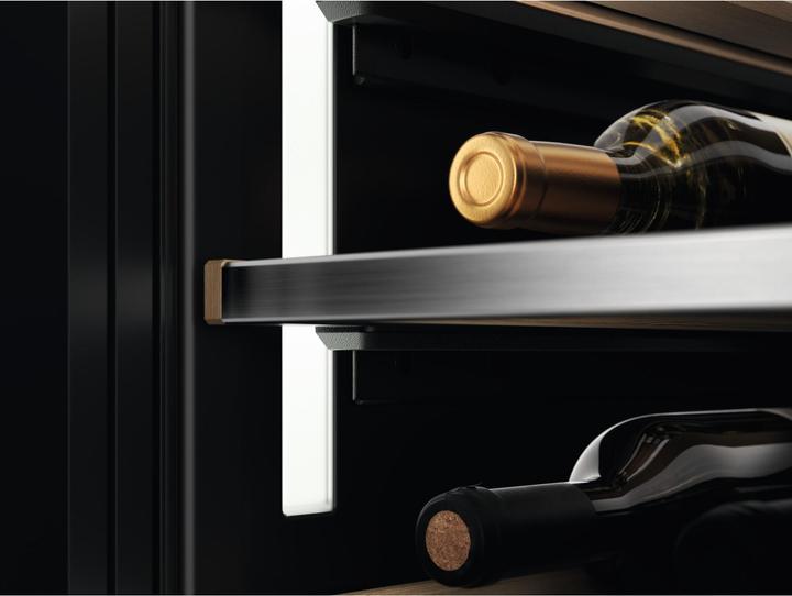 Actual product image Electrolux Winiarka EWUS040B8B