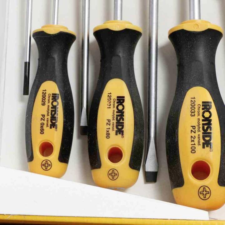 Actual product image Ironside Screwdriver set 7 pieces 2500 2-component handle chrome vanadium steel