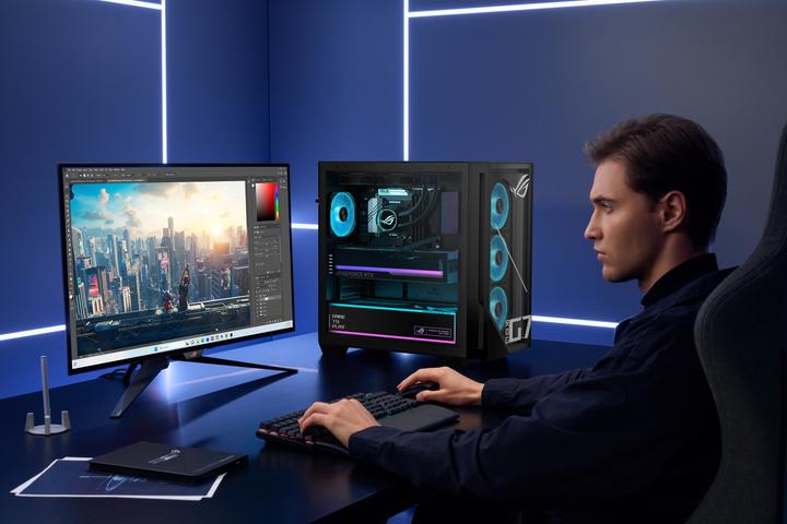 Actual product image ASUS ROG G700TF (2000 GB, 32 GB)