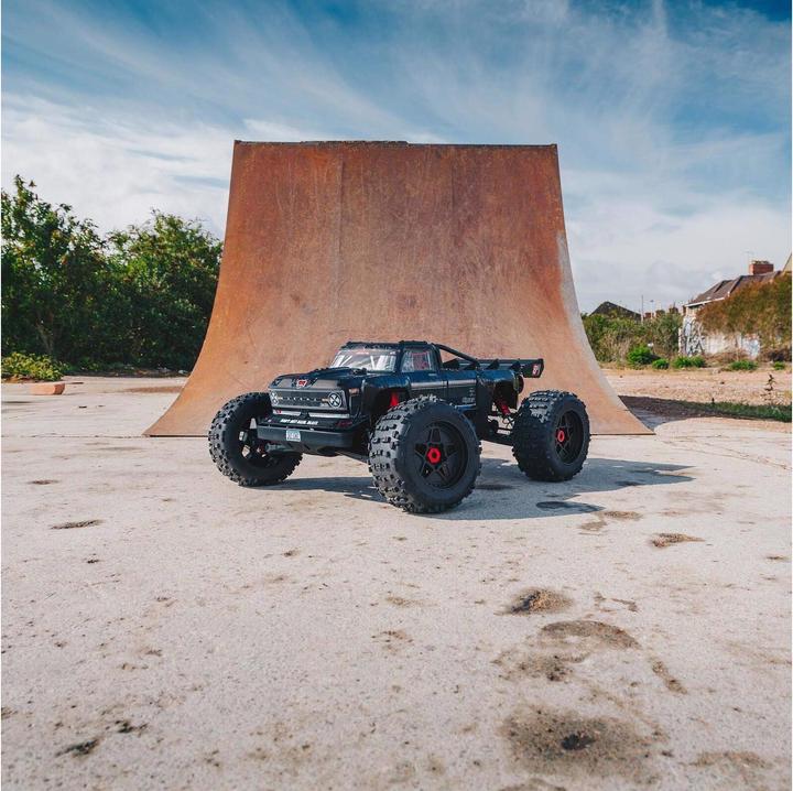 Actual product image Arrma Stunt Truck Outcast EXB 1:5