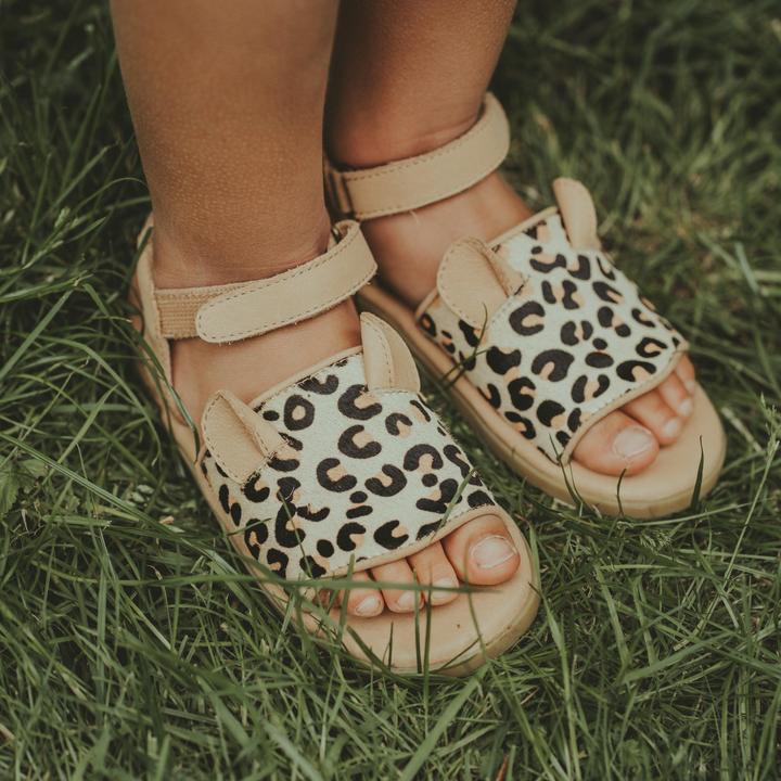 Actual product image Donsje Lara Leopard Spotted Cow Hair (30)