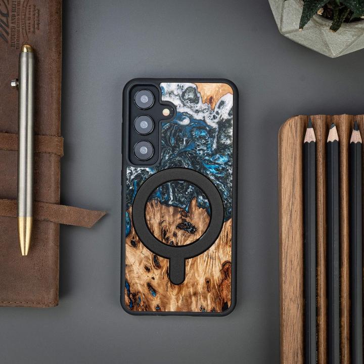 Actual product image Bewood Unique MagSafe Planet Earth case made of wood and resin for Samsung Galaxy A55 5G - blue-gree (Samsung Galaxy A55)