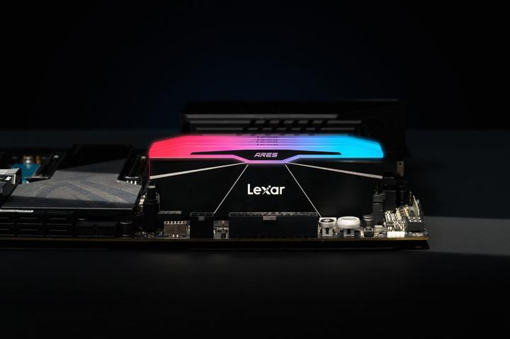Produktbild Lexar Kit Barrettes mémoire 32Go (2x16Go) DIMM DDR5 Ares RGB 6000MHz (Noir) (2 x 16GB, 6000 MHz, DDR5-RAM, DIMM)