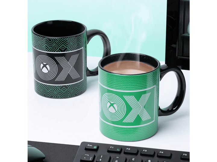 Actual product image Paladone Products Xbox Logo Heat Change Mug (300 ml, 1 x)