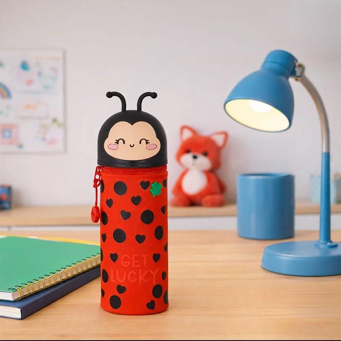 Produktbild Legami Federmäppchen 2-in-1-aus Silikon Ladybug „Get Lucky“